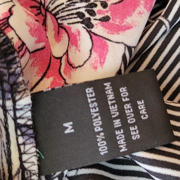 BCX Floral Stripe Top Size Medium - Picture 9 of 9